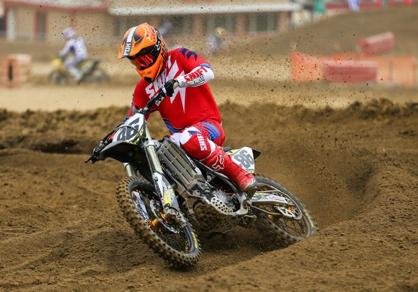 How does wheel size impact the performance of sport bikes on UK roads?